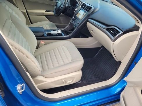 Used 2019 Ford Fusion SE FWD image 11