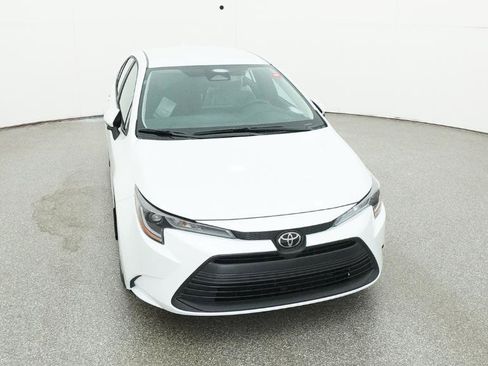 Certified 2026 Toyota Corolla LE image 32