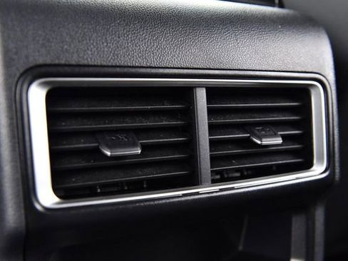 Used 2025 Volkswagen Atlas Cross Sport SE image 22