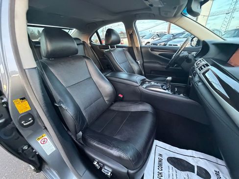 Used 2013 Lexus LS 460 AWD image 14