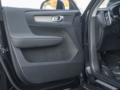 New 2026 Volvo XC40 B5 Plus w/ Protection Package Premier image 38