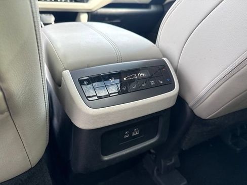 Used 2024 Nissan Pathfinder SL w/ SL Premium Package AWD/4WD image 29