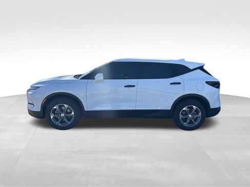 Certified 2025 Chevrolet Blazer LT image 3