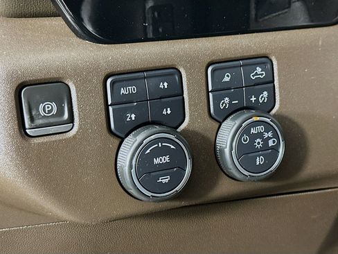 Used 2022 Chevrolet Silverado 1500 LTZ w/ LTZ Convenience Package II image 11