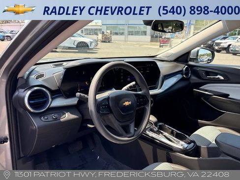 Certified 2026 Chevrolet Trax LT FWD image 4