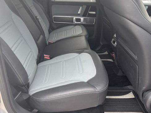 Used 2025 Mercedes-Benz G 550 image 4