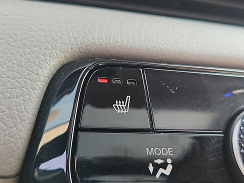Used 2024 Honda Pilot Touring image 25