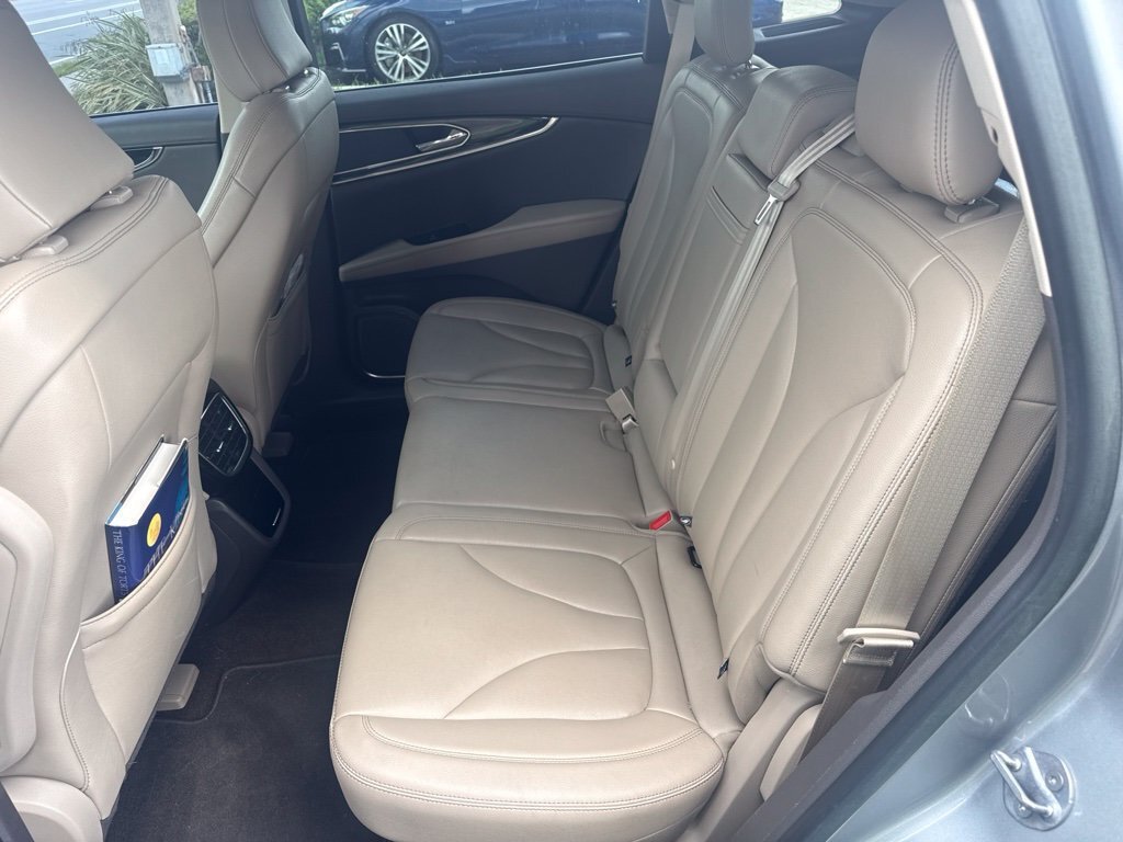Used 2023 Lincoln Nautilus FWD w/ Premium Package image 10