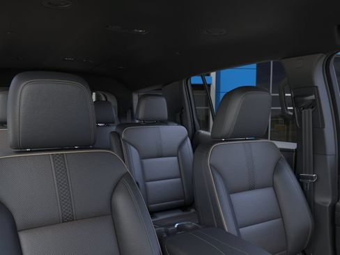 New 2026 Chevrolet Traverse High Country w/ LPO, Floor Liner Package AWD/4WD image 24