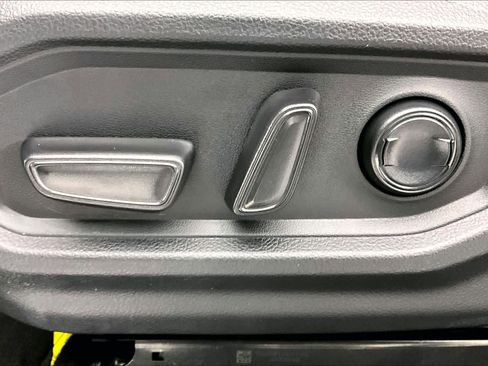 Used 2024 Toyota Tundra Limited image 33