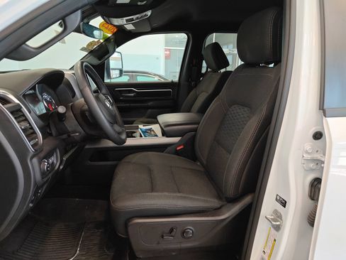 Used 2025 RAM 1500 Big Horn AWD/4WD image 9