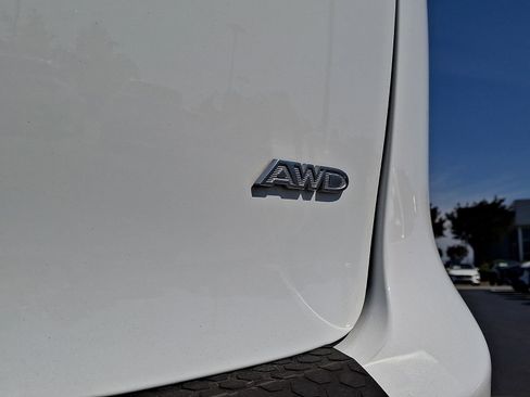 Used 2022 Chrysler Pacifica Pinnacle AWD/4WD image 34