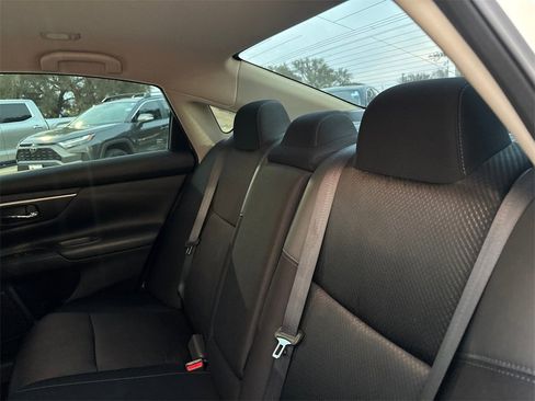 Used 2017 Nissan Altima 2.5 SR w/ Midnight Edition Package image 28