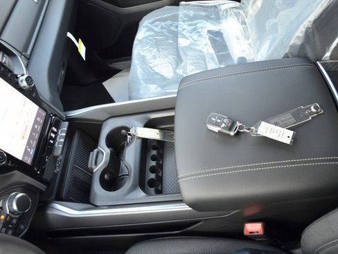 New 2026 RAM 1500 4x4 Crew Cab image 22