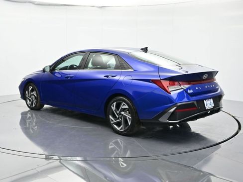 Used 2024 Hyundai Elantra Limited image 7