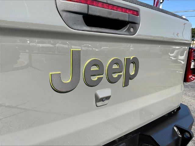 Used 2021 Jeep Gladiator Rubicon AWD/4WD image 27