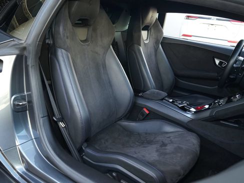 Used 2018 Lamborghini Huracan LP 580-2 RWD image 4