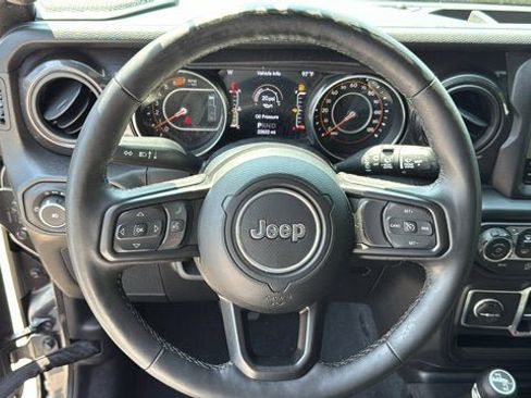 Used 2022 Jeep Wrangler Unlimited Sport AWD/4WD image 14
