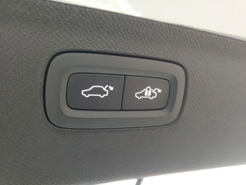 Certified 2025 Volvo XC90 B5 Core w/ Climate Package image 12