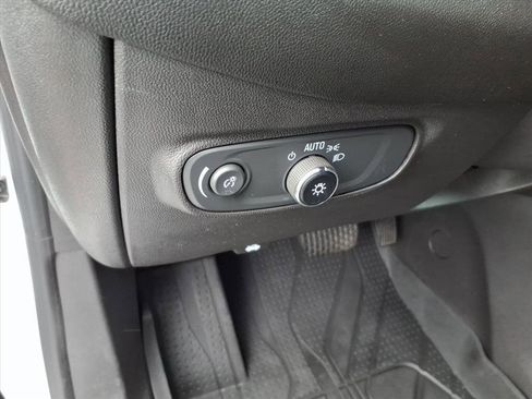 Used 2022 Chevrolet Equinox RS image 26