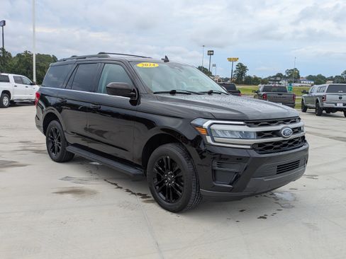 Used 2024 Ford Expedition XLT AWD/4WD image 7