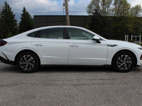 Used 2026 Hyundai Sonata Blue FWD image 6