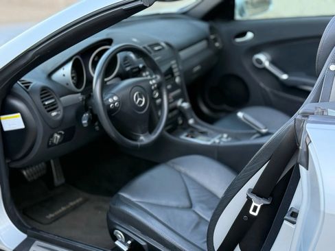 Used 2005 Mercedes-Benz SLK 350 image 32