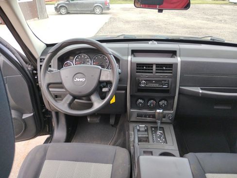 Used 2009 Jeep Liberty Sport w/ Popular Equipment Group AWD/4WD image 7