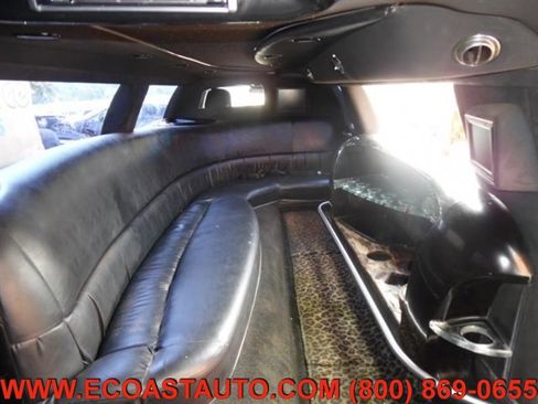 Used 2003 Lincoln Town Car Executive image 9