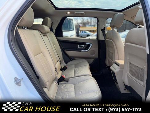 Used 2017 Land Rover Discovery Sport HSE image 15