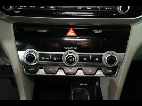 Used 2020 Hyundai Elantra Limited w/ Ultimate Package 03 FWD image 26