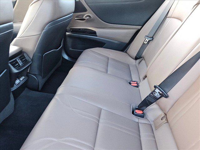 Used 2022 Lexus ES 300h w/ Accessory Package FWD image 19