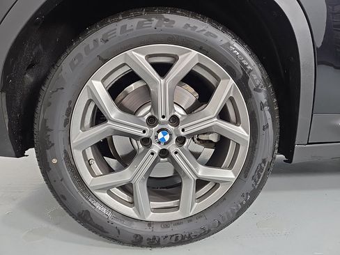 Certified 2025 BMW X4 xDrive30i w/ Premium Package image 10