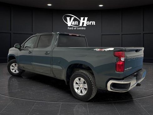 Used 2025 Chevrolet Silverado 1500 LT image 3