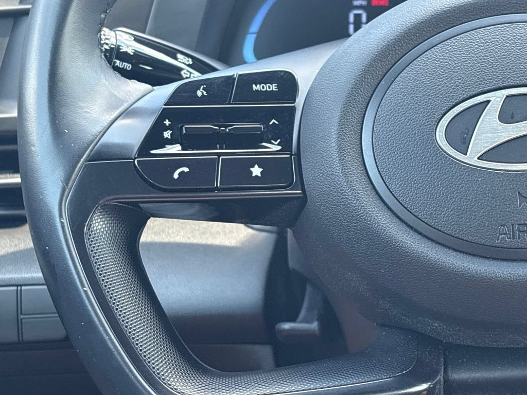 Used 2025 Hyundai Elantra Sport FWD image 13
