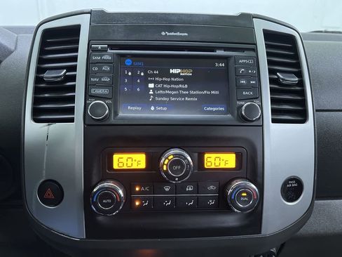 Used 2021 Nissan Frontier PRO-4X w/ Pro-4x Utility Package AWD/4WD image 21