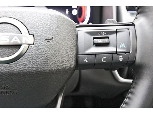 Used 2025 Nissan Rogue Platinum image 14