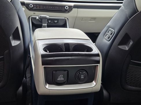 Certified 2025 Kia Carnival SX Prestige FWD image 22