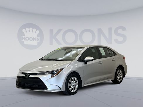 Used 2026 Toyota Corolla LE FWD image 4