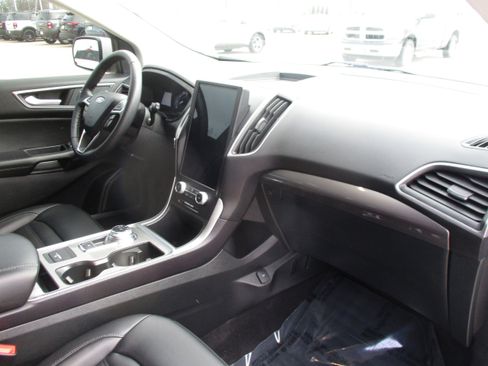 Used 2024 Ford Edge SEL w/ Convenience Package image 40