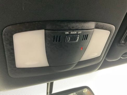 Used 2017 Nissan 370Z Touring image 17