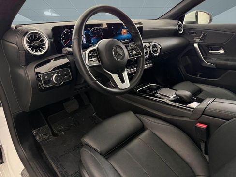 Used 2022 Mercedes-Benz CLA 250 image 4