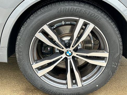 Certified 2024 BMW X7 xDrive40i w/ M Sport Package image 34