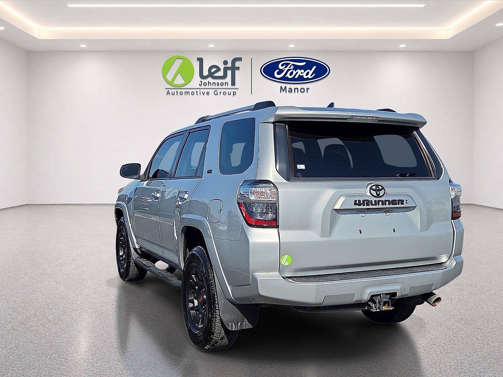 Used 2023 Toyota 4Runner SR5 Premium w/ Moonroof Package AWD/4WD image 5