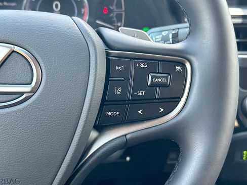 Used 2025 Lexus ES 350 w/ Premium Package FWD image 26