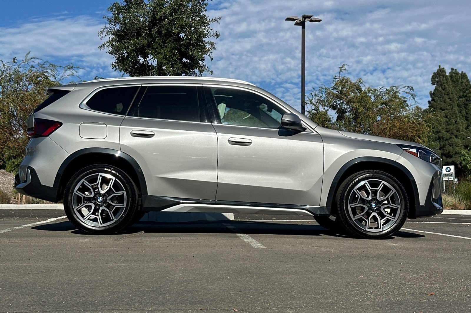 Used 2026 BMW X1 xDrive28i AWD/4WD image 3