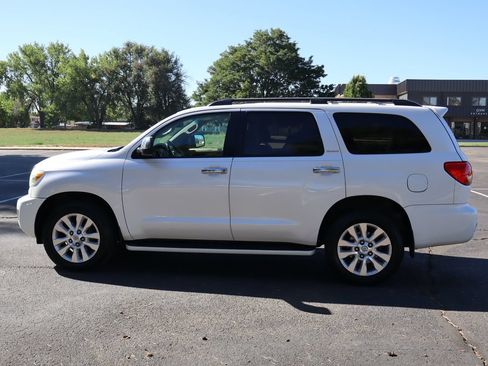 Used 2014 Toyota Sequoia Platinum RWD image 9