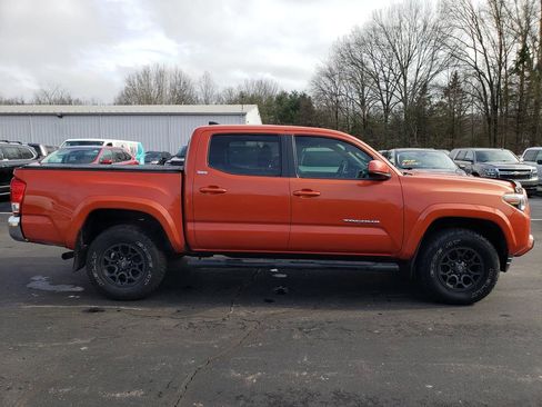 Used 2017 Toyota Tacoma SR5 w/ Tow Package image 4