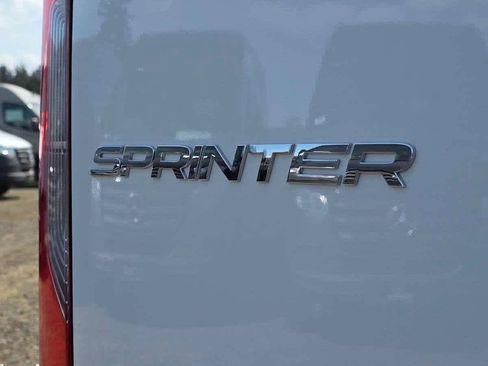 Used 2025 Mercedes-Benz Sprinter 2500 image 18