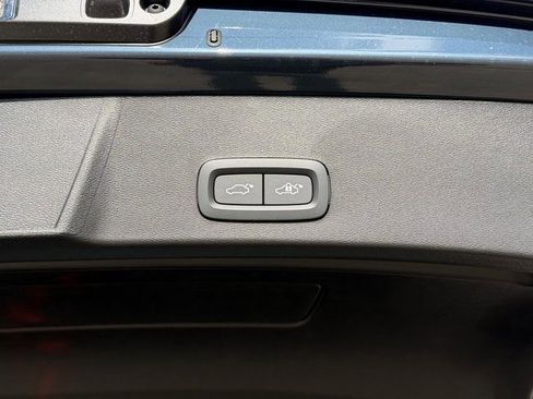 New 2026 Volvo XC40 B5 Ultra w/ Protection Package Premier image 16